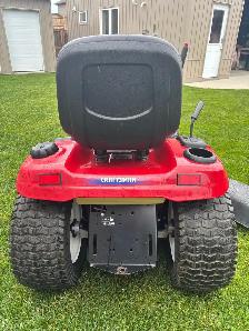 54" Craftsman DGT6000 riding lawn tractor - Photo 4