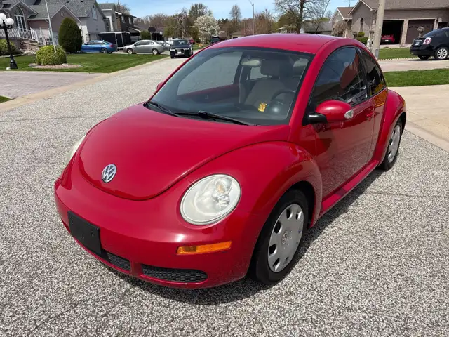 2006 VOLKSWAGEN BEETLE WITH ONLY 140,000KMS FOR SALE.