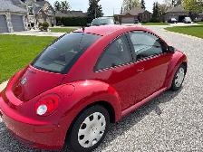 2006 VOLKSWAGEN BEETLE WITH ONLY 140,000KMS FOR SALE. - Photo 4