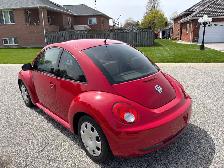 2006 VOLKSWAGEN BEETLE WITH ONLY 140,000KMS FOR SALE. - Photo 5