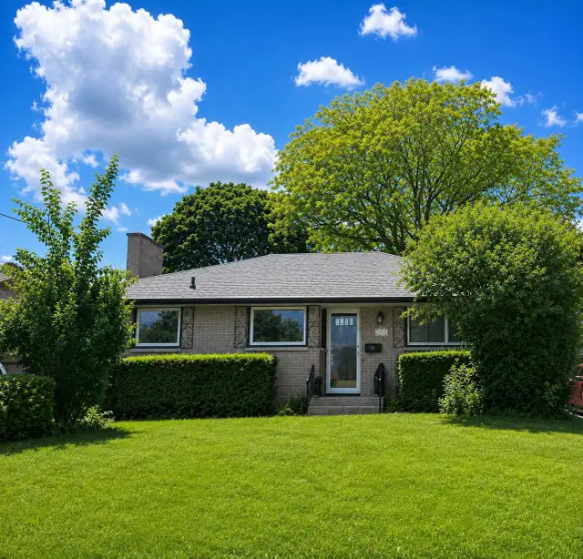 3-Bedroom Bungalow | HUGE Backyard | 2 Parking Spots | $2400