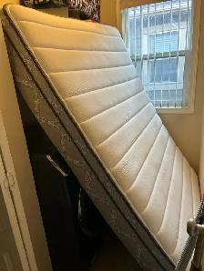 Beds & Mattresses - Photo 5