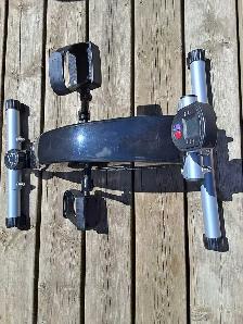 Under desk exercise  Bike...like new... - Photo 4
