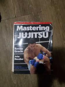various books for sale - Photo 2