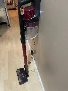 Shark chargeable vacuum for sale - Photo 4