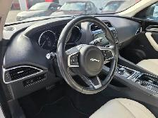 2018 Jaguar F-Pace 25t AWD Prestige  Nav / Sunroof / LTH / Rear - Photo 18