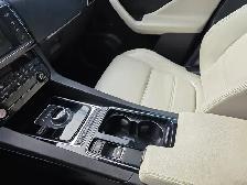 2018 Jaguar F-Pace 25t AWD Prestige  Nav / Sunroof / LTH / Rear - Photo 23