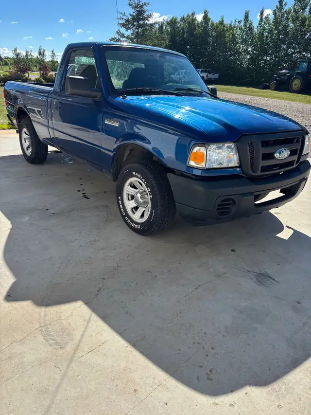 2008 FORD RANGER - 4 cylinder, 5 speed