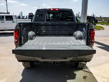 2026 Ram 2500 Black Express - Photo 8