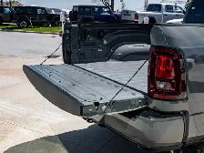 2026 Ram 2500 Black Express - Photo 9