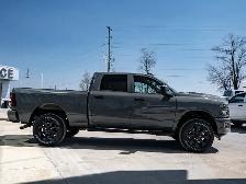 2026 Ram 2500 Black Express - Photo 10