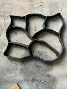 Pathmate mold for concrete/makes beautiful paths on property - Photo 2