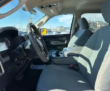 2017 Ram 1500 ST - 140.5, 5.7L Hemi! LOW MILEAGE! - Photo 10
