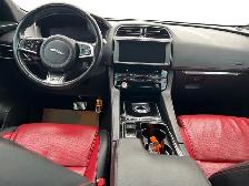 2019 Jaguar F-PACE R-Sport - Photo 15