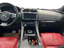 2019 Jaguar F-PACE R-Sport - Photo 16