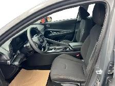 2025 Hyundai Elantra Essential - Photo 12