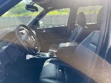 2009 Ford Escape 4WD Limited V6 AUTO A/C LEATHER NO ACCIDENTS - Photo 8