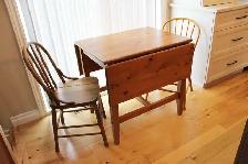 Set de cuisine, bois solide, antique, A1, 130$ livré