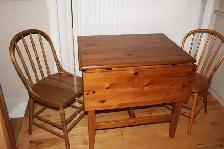 Set de cuisine, bois solide, antique, A1, 130$ livré - Photo 2