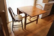 Set de cuisine, bois solide, antique, A1, 130$ livré - Photo 3