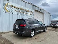 2017 Chrysler Pacifica Touring-L Plus 7 Passenger | No Accident - Photo 5