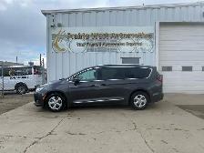 2017 Chrysler Pacifica Touring-L Plus 7 Passenger | No Accident - Photo 7