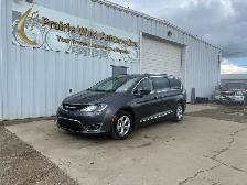2017 Chrysler Pacifica Touring-L Plus 7 Passenger | No Accident - Photo 9