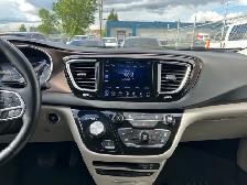 2017 Chrysler Pacifica Touring-L Plus 7 Passenger | No Accident - Photo 12