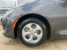 2017 Chrysler Pacifica Touring-L Plus 7 Passenger | No Accident - Photo 15