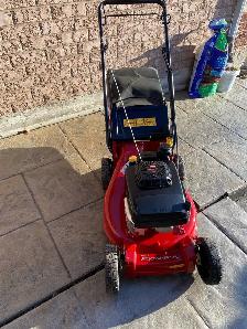 Toro Commercial Mower - Photo 4