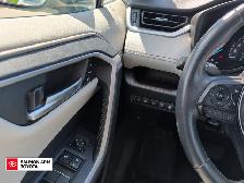 2019 Toyota RAV4 Hybrid Limited HYBRID LIMITED, ONE OWNER, NE... - Photo 17