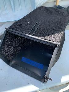 various lawnmower rear baggers/ sizes on pictures/25.00 each - Photo 4