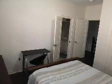 Quiet Bedroom for Rent in Modern NE Oakville Home (Traf/Dundas) - Photo 3