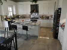 Quiet Bedroom for Rent in Modern NE Oakville Home (Traf/Dundas) - Photo 6
