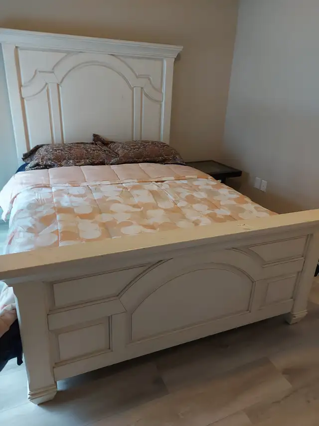 Furnished Modern 1-Bedroom Condo for Rent – Oakville, $2350