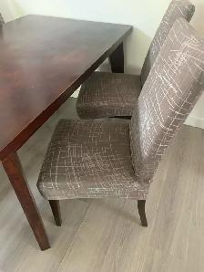 Dining Room Table and Chairs - Photo 3