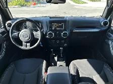 2016 Jeep Wrangler Sahara 4WD - Photo 12