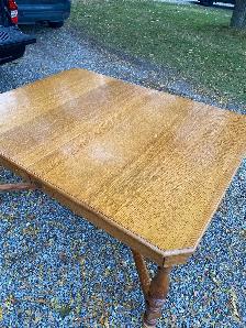 Oak Dining Table - Photo 2