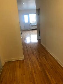 Très beau et grand 3 1/2 rénové, 1 chambre, chauffage inclus - Photo 3