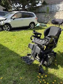 Quantum edge 20 power wheelchair with tilting chair for$900