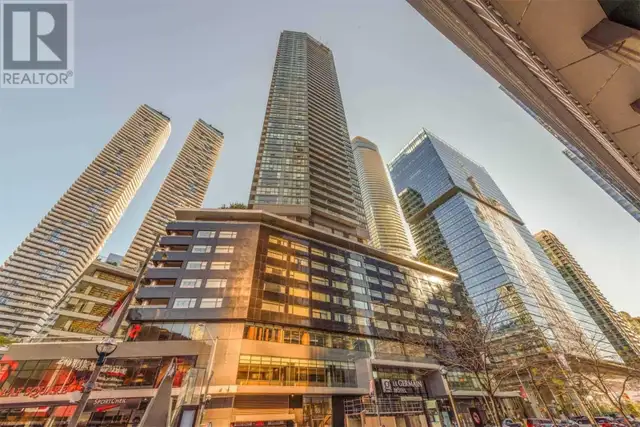 2 BDRM Den-65 Bremner Blvd. Toronto ON, M5J 0A7