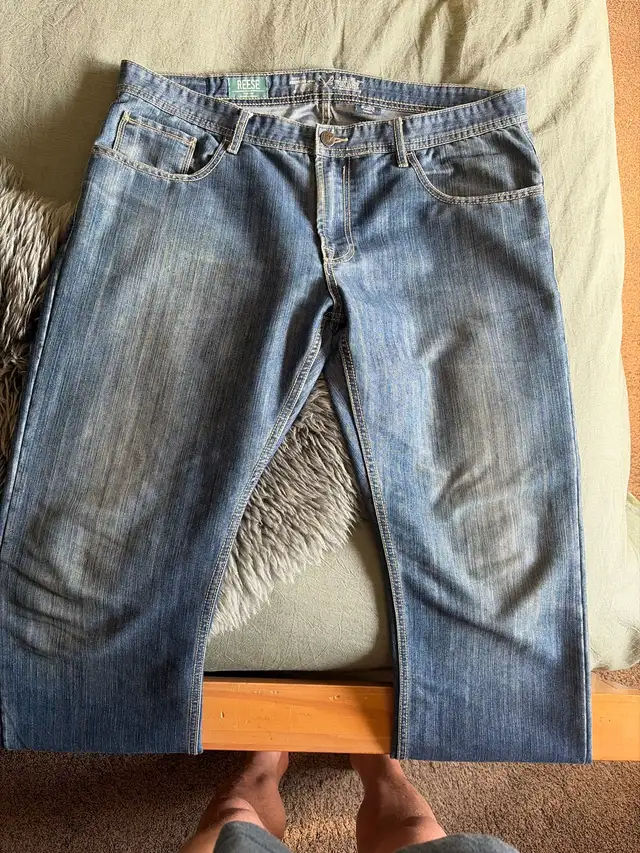 Men’s blue jeans