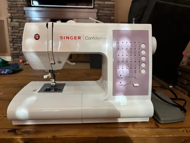 Sewing machine - lightly used