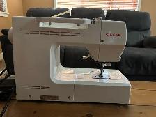 Sewing machine - lightly used - Photo 2