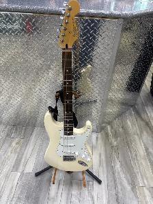 Fender Stratocaster 1999 MIM With Coffin Case - Photo 2