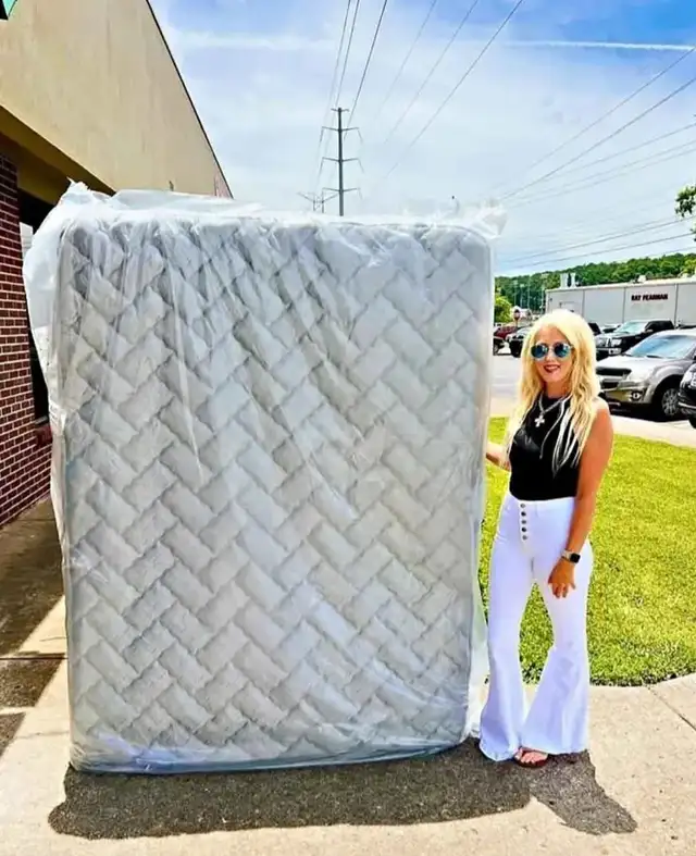 HIGH QUALITY BRAND NEW QUEEN MATTRESS WITH RETURN POLICY