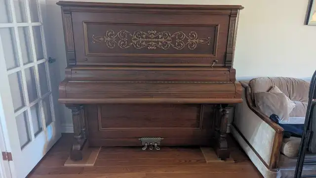 Beautiful piano FREE