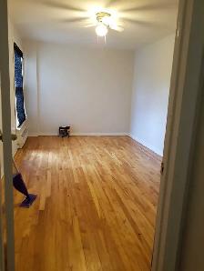 xLarge 1 Bedroom apartment - Photo 3