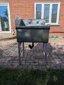 Commercial stainless steel utility Sink