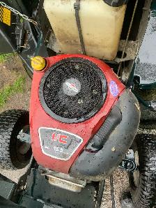 recherche moteur tracteur  gazon